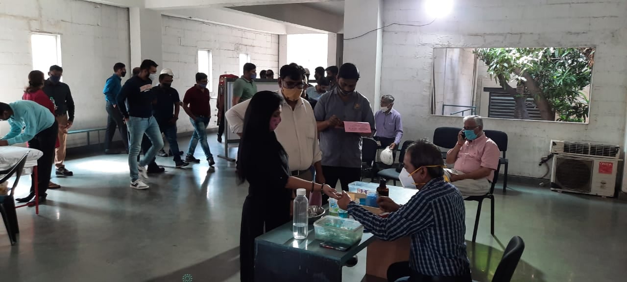 Corporate Office Medical Checkup Relief Mobile Medical Unit Hospital On Bus